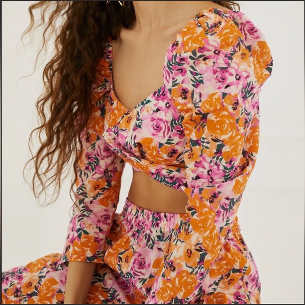 NWT Something Navy Floral Puff Shoulder Top